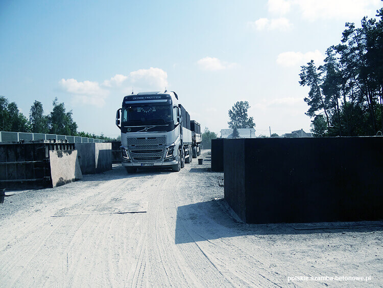 Transport szamb betonowych  w Łowiczu